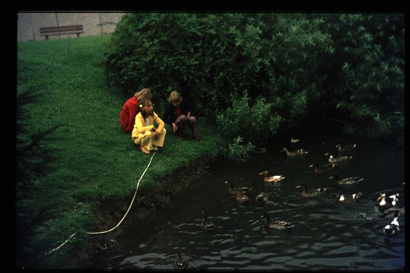 06.Bad Vilbel jul 1974 Brigitte,Marion,Britta.JPG